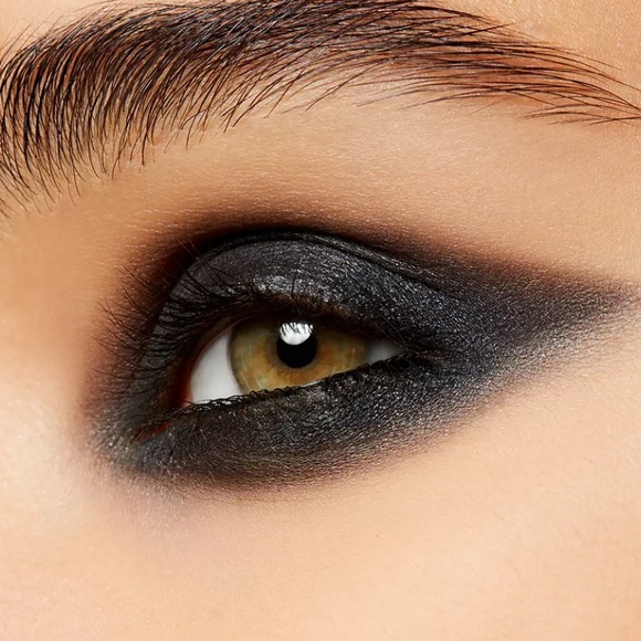 “Illuminaughty” Pro Palette Dazzleshadow Extreme Eyeshadow MAC - Picture 4 of 5